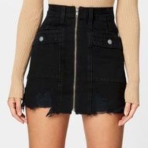 CARMAR Black Lincoln Zip Front Cargo Skirt
